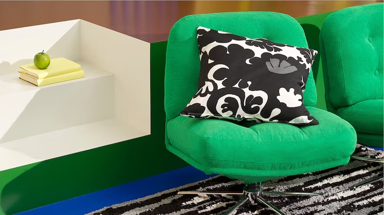 green IKEA DYVLINGE chair