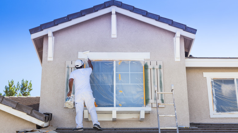 professional painting home exterior