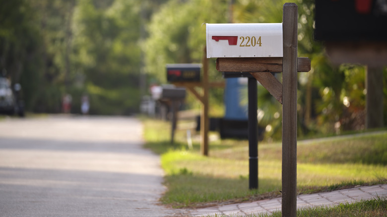 mailbox with simple wood post